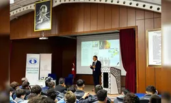 Eskişehir'de mezun olduğu okula yıllar sonra geri döndü: Öğrencilerle buluştu