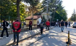 Eskişehir’de okul çevrelerinde sıkı denetim: 342 şahıs sorgulandı