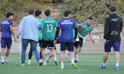 Eskişehir'de saha karıştı maç yarıda kaldı