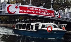 Eskişehirspor taraftarından Adalar'a pankart