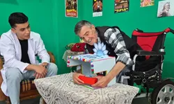 ESOGÜ öğrencilerinden Eskişehir'de huzurevi sakinlerinin yüzünü güldüren etkinlik