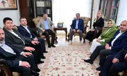 Mustafa Destici, Eskişehir’den gelen heyeti Gecek Mahallesi’nde ağırladı