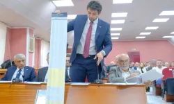 Odunpazarı Meclisi’nde iki metrelik kağıtla satış eleştirisi