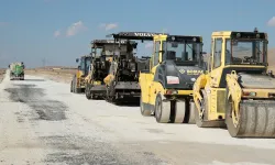 Sivrihisar’da ulaşım için önemli güzergâhta asfalt çalışmaları sürüyor