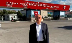 Utku Çakırözer’den İsmail Arı’ya cezaevi ziyareti: “Gazetecilik suç değildir”
