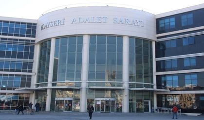 Gözlüğüne edilen küfür başını yaktı