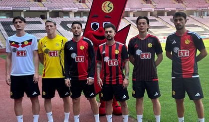 Eskişehirspor yeni sezon formalarını tanıttı: Formalar satışa çıktı