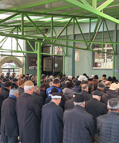 Eskişehir'de babası tarafından öldürülen çocuk toprağa verildi