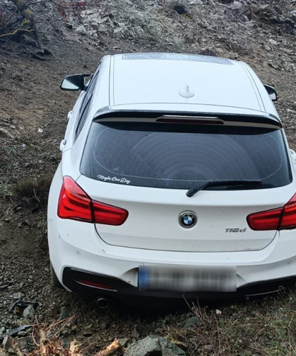 Eskişehir'de kontrolden çıkan otomobil bariyere çarptı