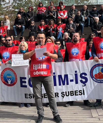 Eğitim-İş'ten Yusuf Tekin'e istifa çağrısı