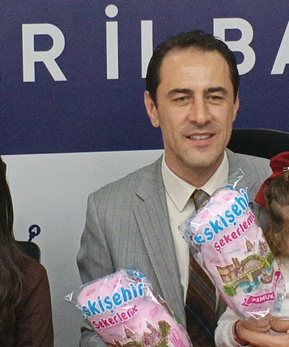 Anahtar Parti çocuklara pamuk şekeri dağıttı