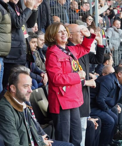 Başkan Ayşe Ünlüce'den Eskişehirspor’a tebrik