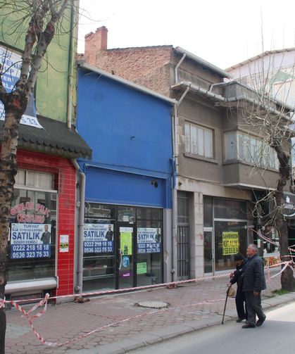 Eski binalar tehlike saçıyor