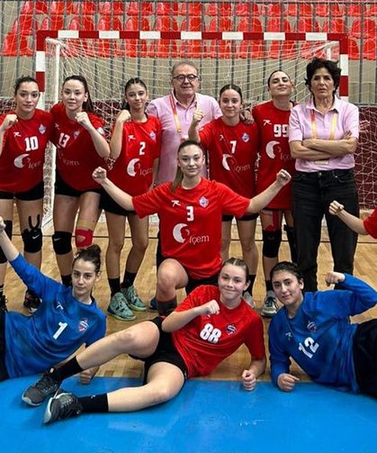 Eskişehir Hentbol kazanmaya devam ediyor