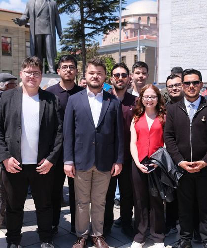 Anıl Yüksel: “Bizler umudunu yitirmeyen gençleriz”