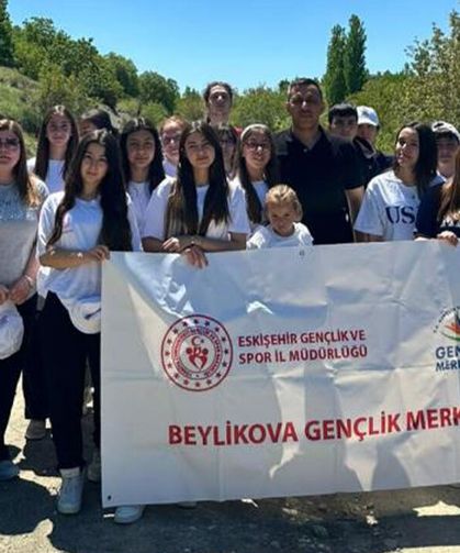 Beylikova’da 250 genç doğa için yürüdü