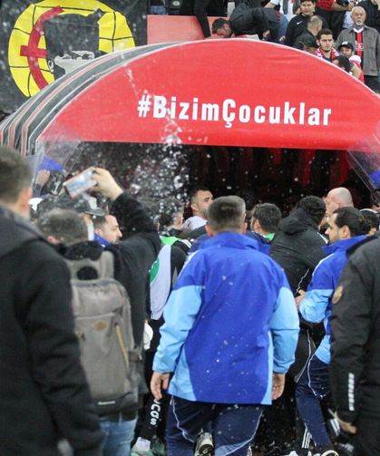 Karşılaşmanın ardından olaylar yaşandı