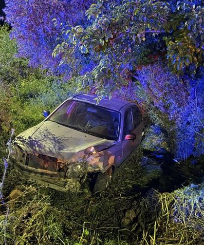 Kontrolden çıkan araç tarlaya uçtu: 4 yaralı