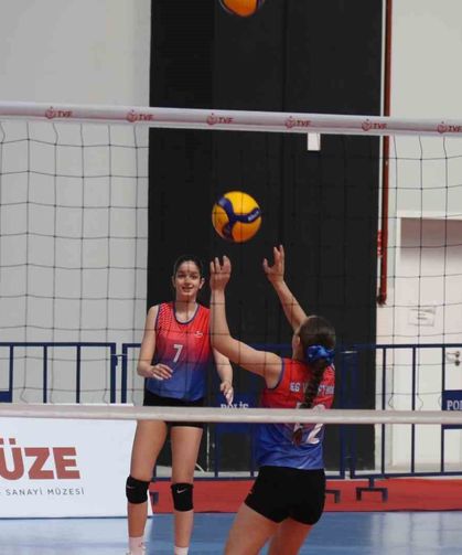 Depremde hayatını kaybeden Eskişehirli voleybolcunun ismi sezona verildi