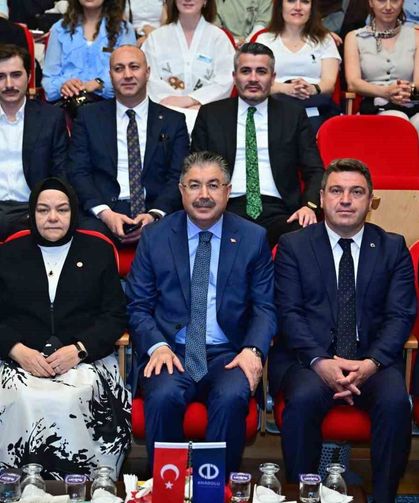 Vali Yılmaz: 'Gençlerin sesi bilimle yükseliyor'