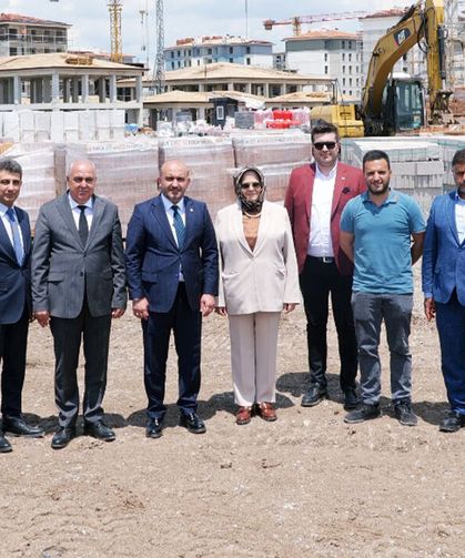 AK Parti Eskişehir teşkilatı TOKİ proje alanını inceledi