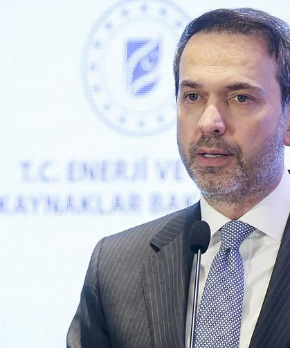 Bakan Bayraktar: 30 milyar dolarla 30 bin kilometre iletim hattı kurulacak