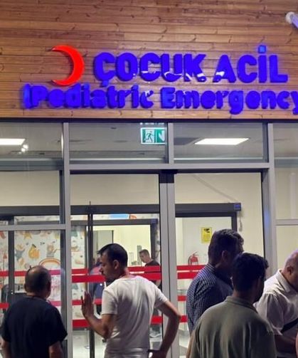 Okulda gıda zehirlenmesi şüphesiyle 25 kişi hastanelik oldu