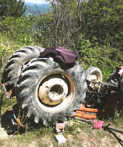 Traktörün altında kalan sürücü hayatını kaybetti