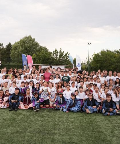 Büyükşehir’de binlerce çocuk sahalara indi