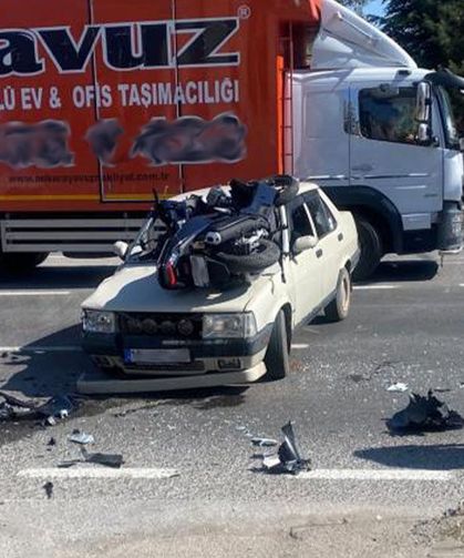 Eskişehir’de otomobil ile motosiklet çarpıştı: 3 yaralı