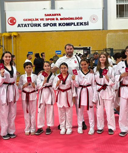 Kamer Spor Kulübü'nde 9 sporcu siyah kuşak sevinci