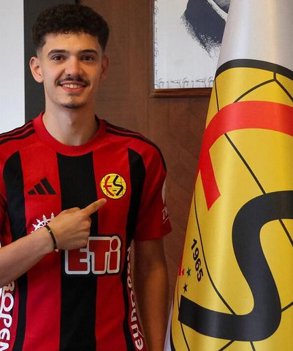 Mustafa Eren Damar imzayı attı