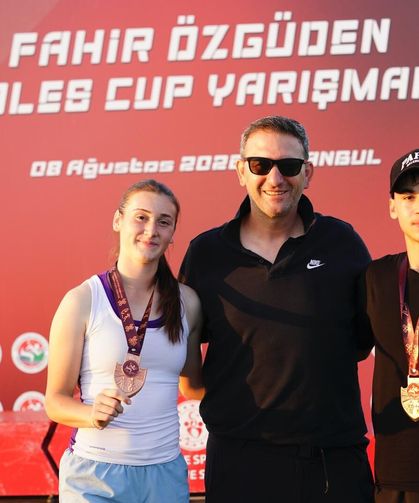 SEM sporcularından İstanbul'da madalya yağmuru