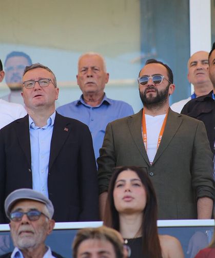 Başkan takımın yanında