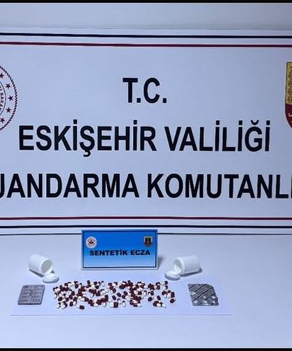 Eskişehir’de otobüs yolculuğu yarıda kaldı: 128 adet yasaklı madde ele geçirildi