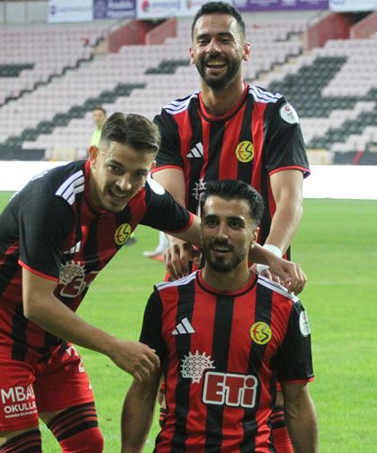 Kaya'dan müthiş giriş!