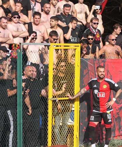 Tribünden devre arasında son uyarı