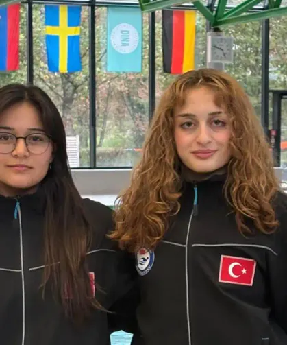 Eskişehir'in gururu iki genç sporcu Avrupa Şampiyonası'nda Türkiye için kulaç atıyor