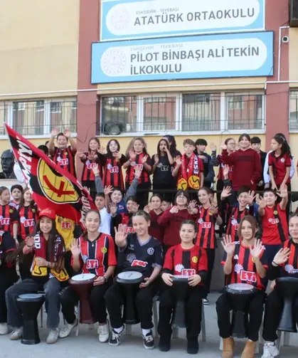 Eskişehir'de okullu öğrencilerin Es-Es sevgisi