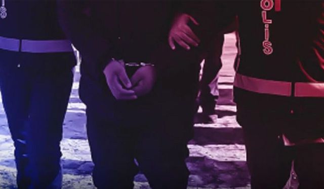 Yaşlı adamı dolandırmaya çalışırken yakalandılar