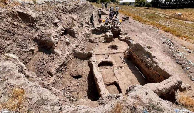 ’Toprak Altındaki Eski Şehir’’ sergide