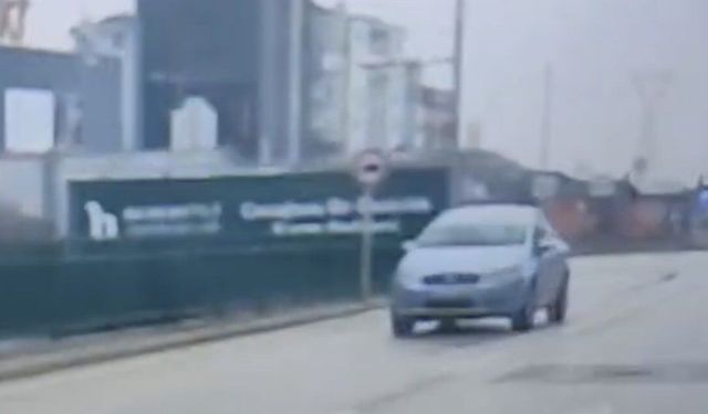 Bursa'da ters yönde giden otomobil trafiği tehlikeye attı