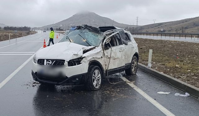 Afyonkarahisar'da korkutan kaza: 3 yaralı