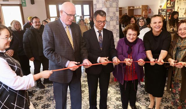 “Sınırlar” sergisi sanatseverlere kapılarını açtı