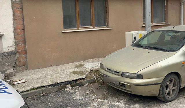 Eskişehir’de camdan düşen çocuk beton zemine çakıldı