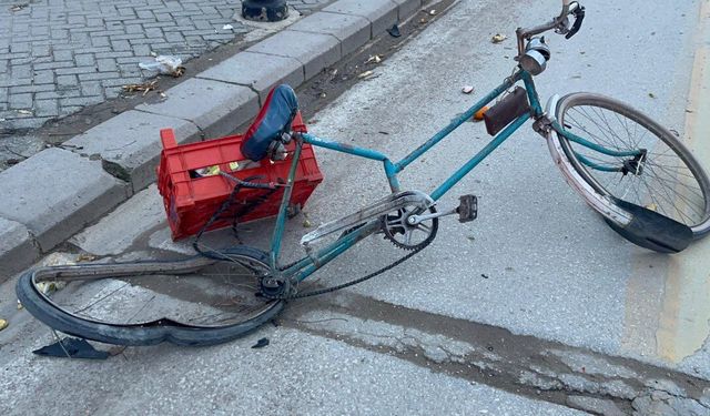 Eskişehir’de korkutan kaza: Bisikletli adama motosiklet çarptı