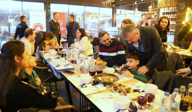 Eskişehir'de Ramazan'ın bereketini aynı sofrada paylaşıldı