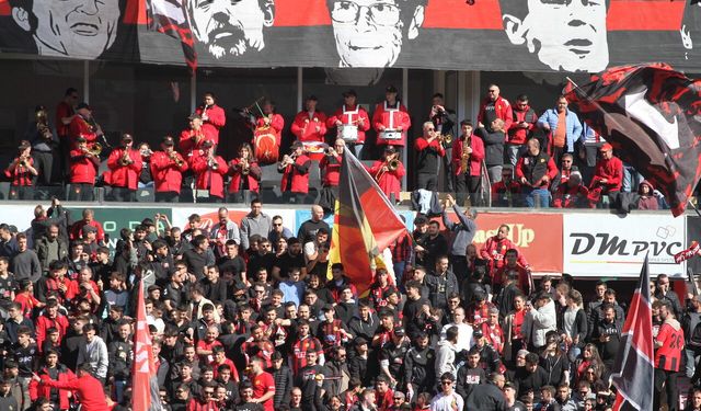 Bando Es-Es'ten Samsunspor'a nazik ret