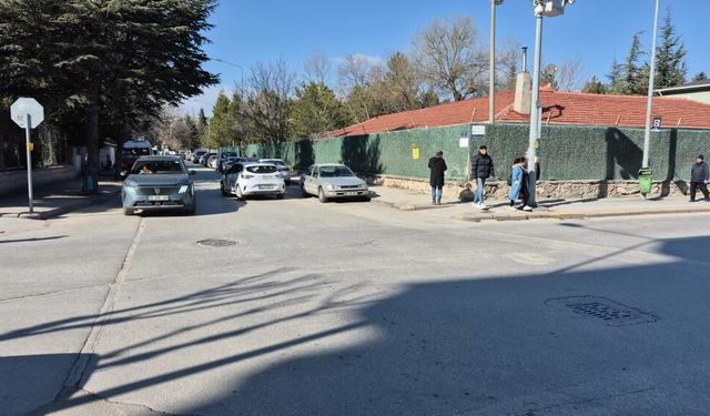 Basılı kalan otomobil kornası pazar günü vatandaşların kabusu oldu