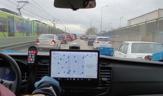 Duyarlı sürücülerden alkışlanacak hareket!